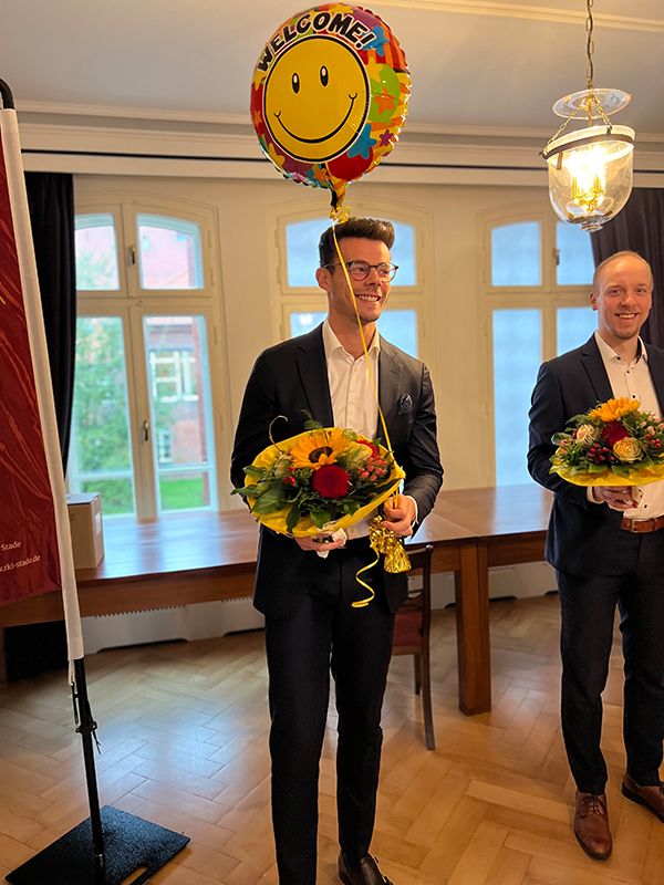 Mitarbeiter werden gefeiert 022